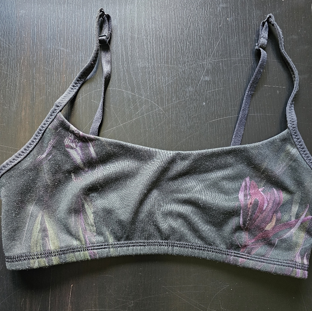 Lululemon bra *light support* adjustable straps size 6